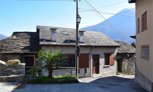 CASETTA INDIPENDENTE CON GARAGE IN VENDITA